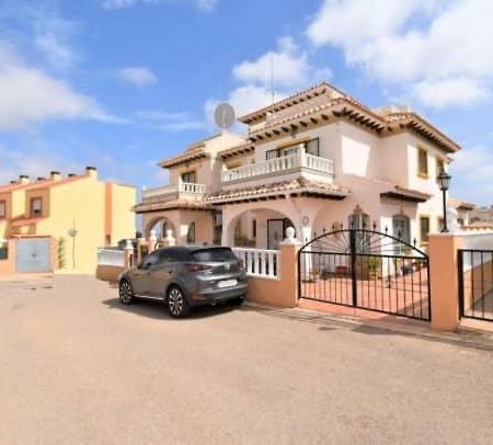 オリウエラ Casa En A Colina 69ヴィラ エクステリア 写真